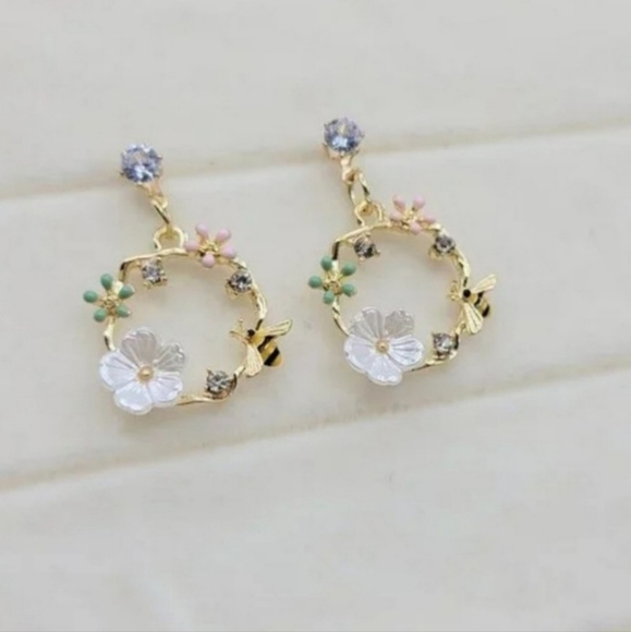 Sweet Honeybee Cherry Blossom Dangle Hoop Earrings, dainty gold tone - Picture 3 of 5